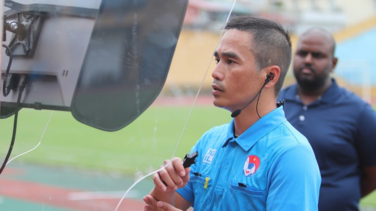 VAR được áp dụng tại V.League vào ngày 27/7/2023.