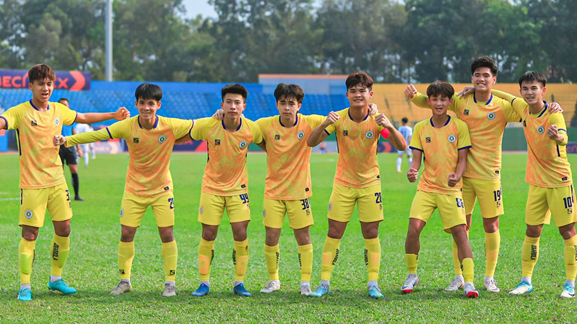Cầu thủ U19 Đình Nguyên