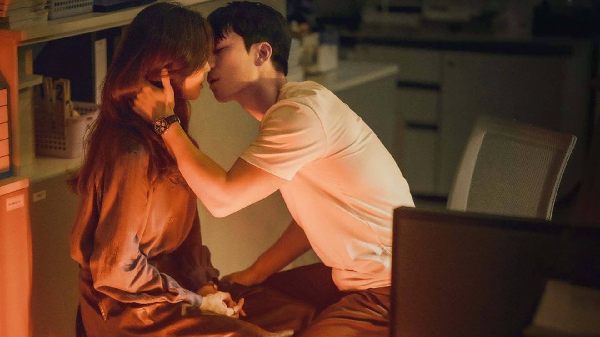 Jung Ryeo Won và Wi Ha Joon trong Đêm lãng mạn ở Hagwon