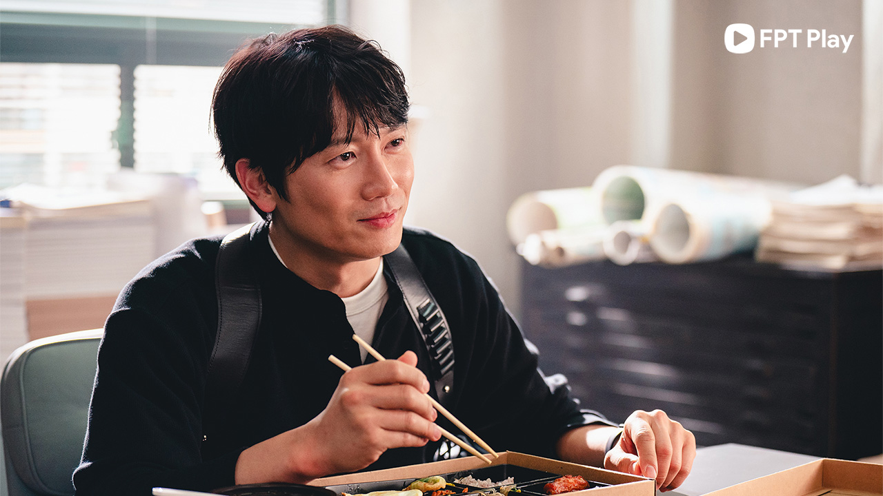 Ji Sung trong vai Jang Jae Kyeong trong Connection 2024
